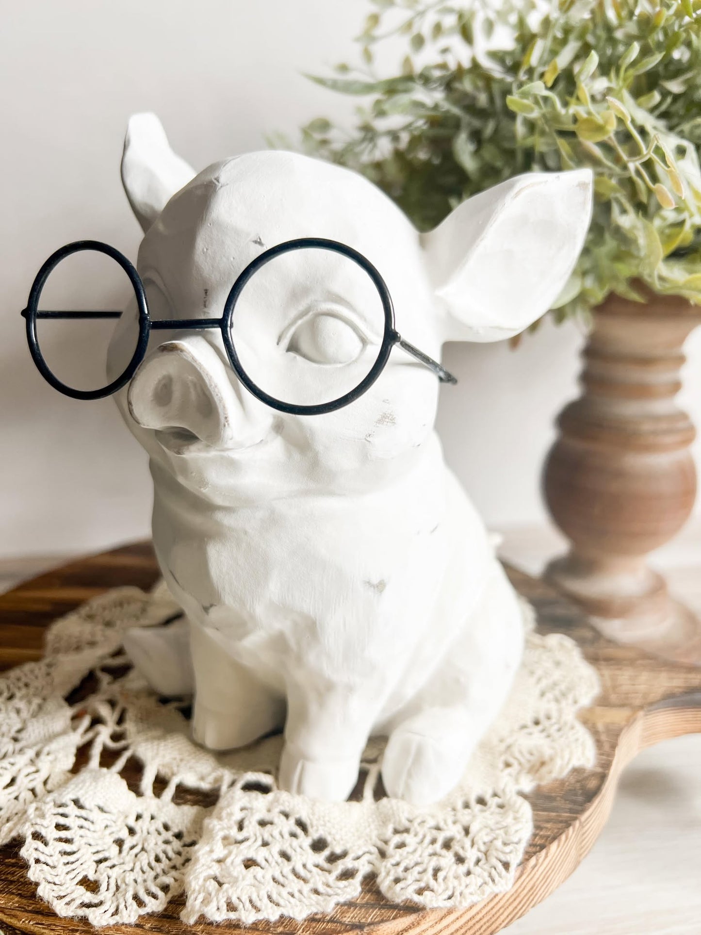 Farmhouse Pig with glasses 6.5"