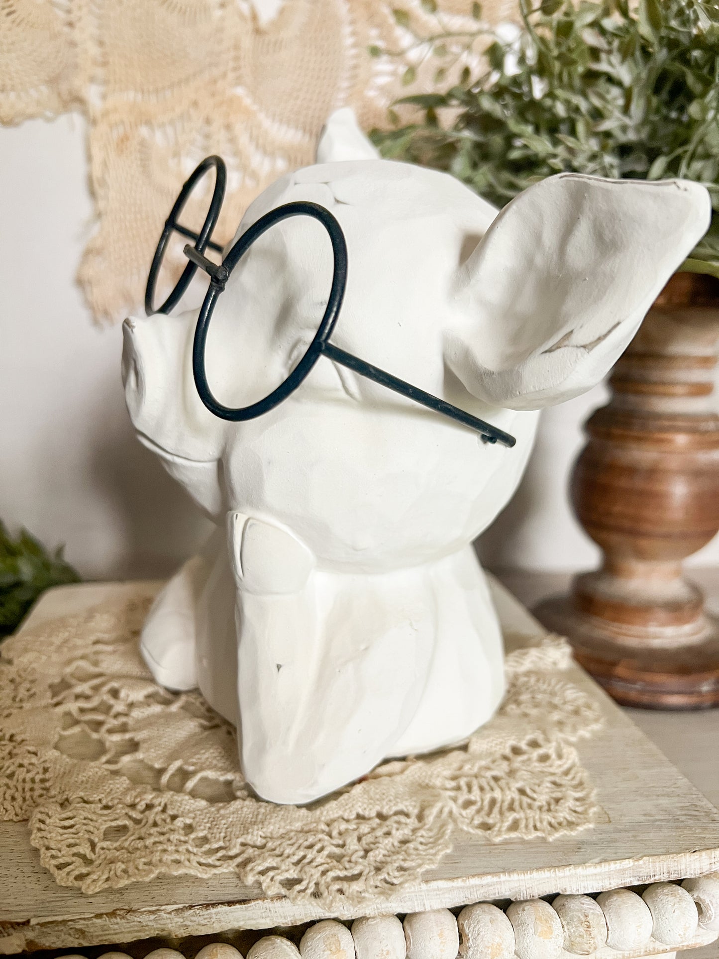 Farmhouse Pig Bust with glasses 7"