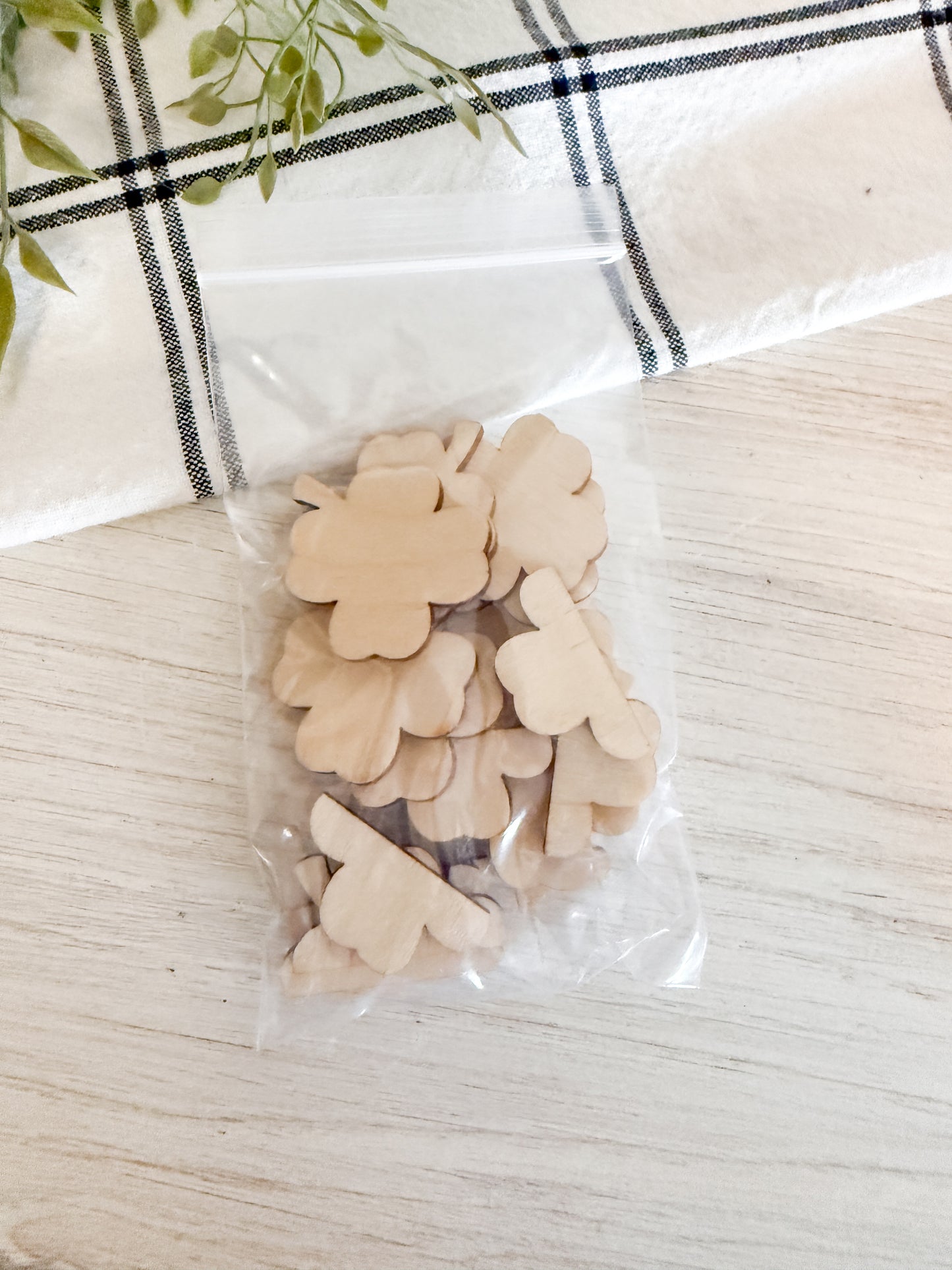 Shamrock beads - Set of 4 - DIY Home Kit