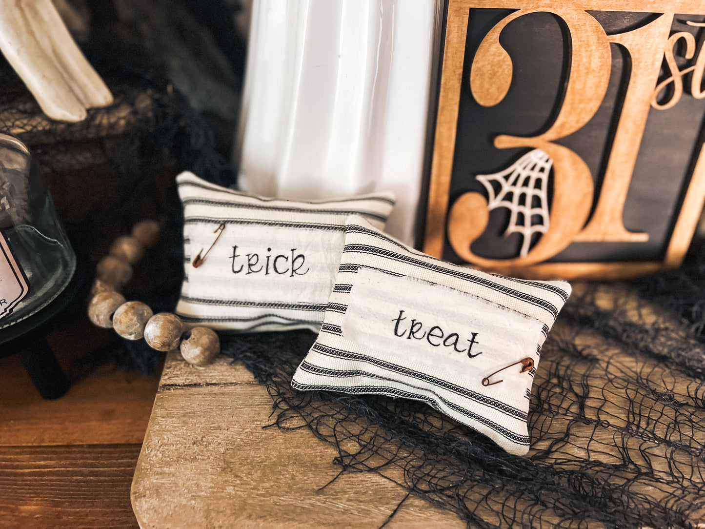 Farmhouse Halloween Mini Pillow Set